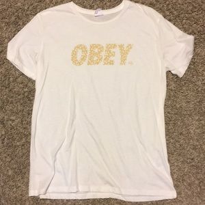 OBEY large tahirt $15 or best offer!!